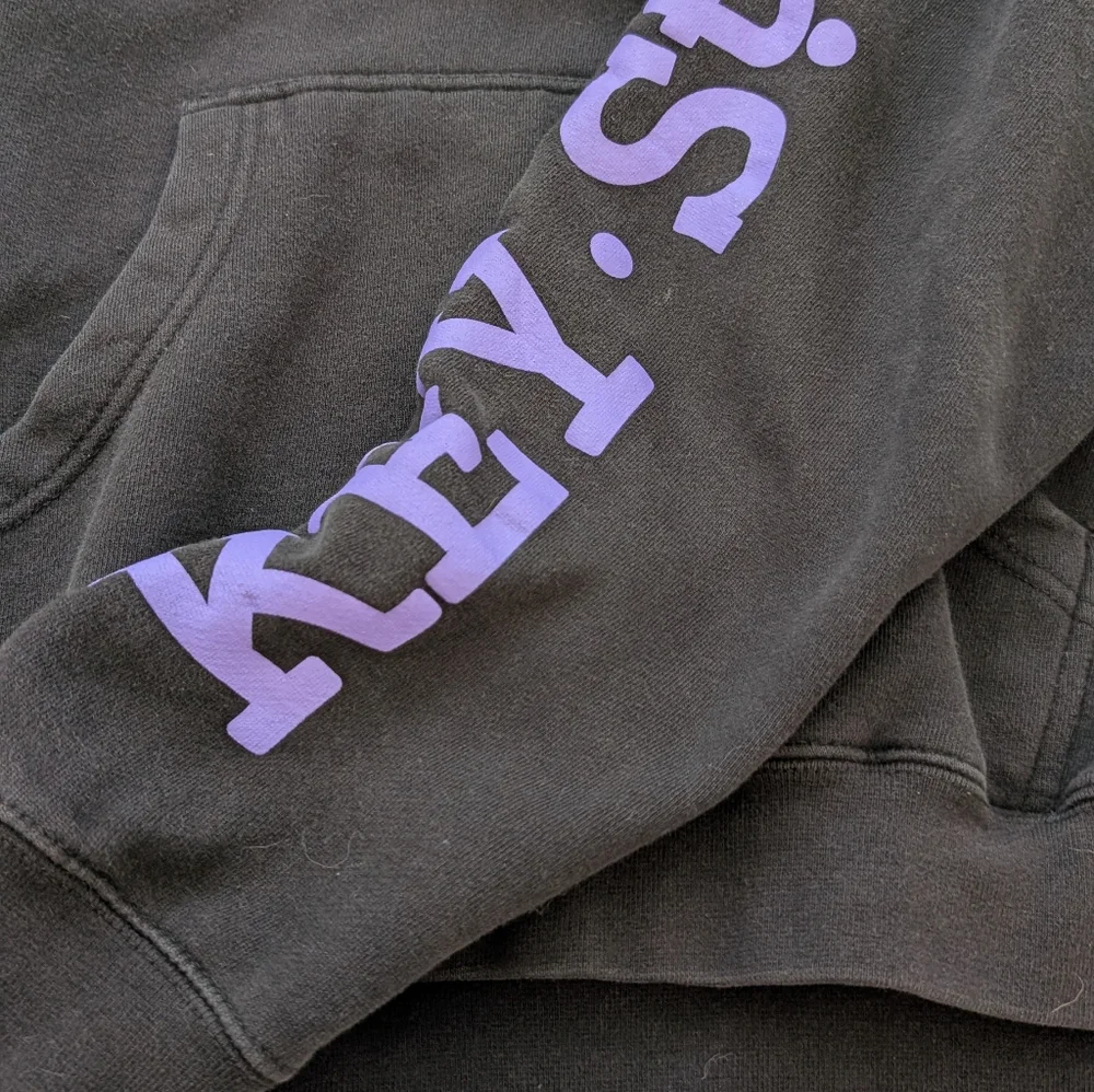 Keystreet co. Men's Pullover black hoodie from Tilly's. Size large - Picture 4 of 11